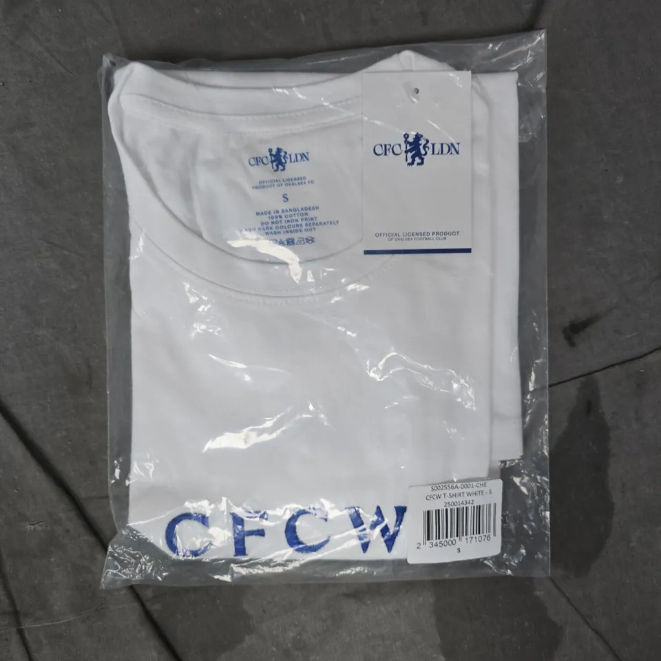 CHELSEA FOOTBALL CLUB T-SHIRT IN WHITE SIZE SMALL