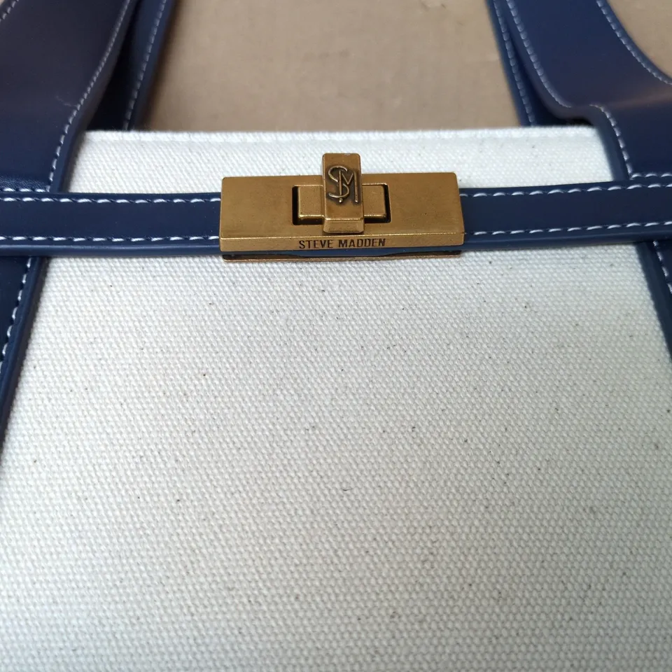 STEVE MADDEN HANDBAG – WHITE WITH BLUE TRIM, GOLD-TONE HARDWARE
