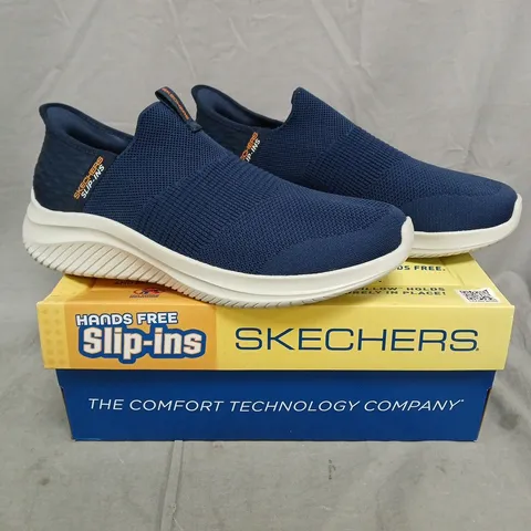 BOXED PAIR OF SKECHERS SLIP-INS SHOES IN NAVY SIZE UK 9