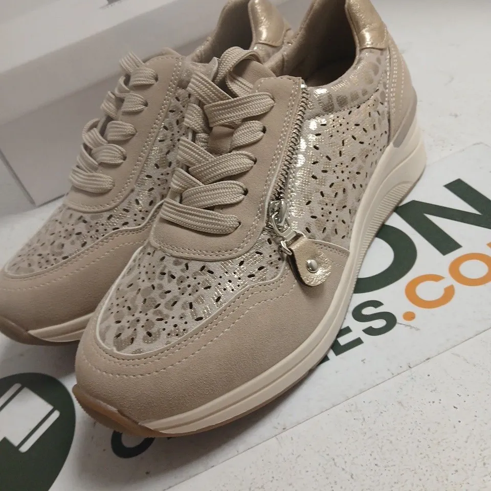 E. SHOES BY EMMA SHOREDITCH BEIGE WOMEN'S SNEAKERS – UK 4