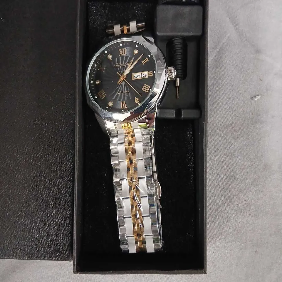 DIANPAI TWO-TONE STAINLESS STEEL AUTOMATIC WRISTWATCH – DAY/DATE, BOXED 