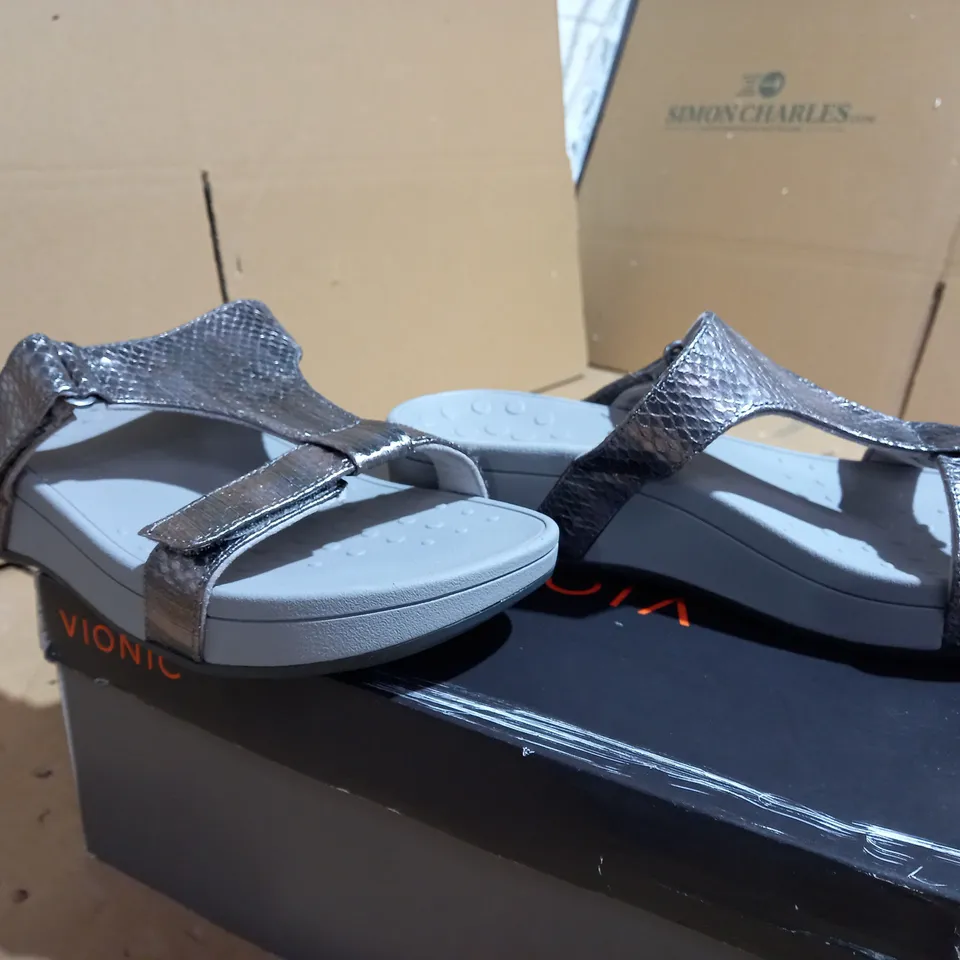 VIONIC ELLIE SANDAL SILVER/GREY SIZE 7