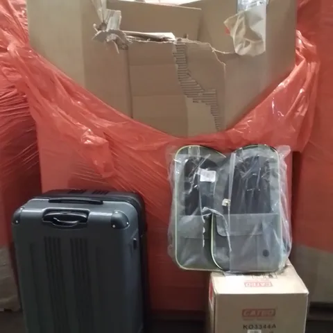 PALLET OF ASSORTED HOUSEHOLD GOODS AND PRODUCTS TO INCLUDE;PUPPY CARRIER,SALAD SPINNER,SUITCASE