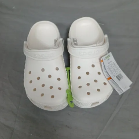 CROCS CLASSIC WHITE CLOGS - UK 4 (MEN) / 5 (WOMEN) (US 5 / EU 37-38)