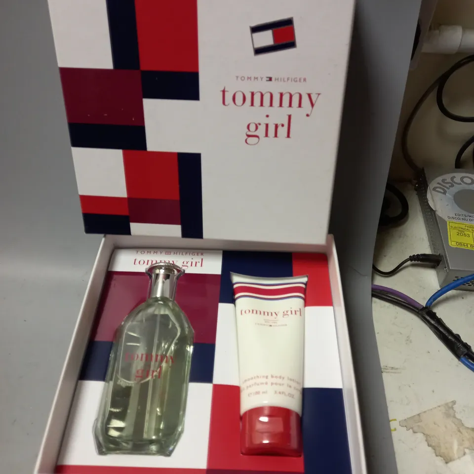BOXED TOMMY HILFIGER TOMMY GIRL SET