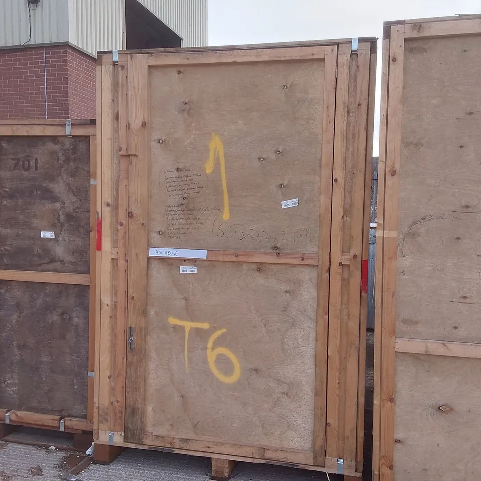 EMPTY WOODEN SHIPPING CRATE - APPROXIMATELY 1.55 x 2.3 x 2.15m