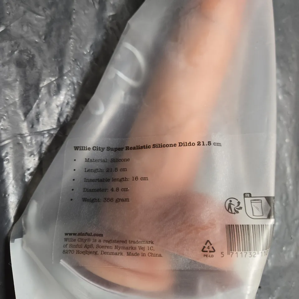 WILLIE CITY SUPER REALISTIC SILICONE DILDO – 21.5 CM