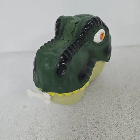 DINOSAUR EGG SURPRISE TOY WITH MINI FIGURES β GREEN HATCHABLE EGG