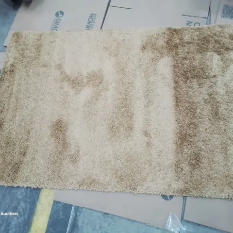 GOLDEN/BROWN SUPER SOFT SHAGGY RECTANGULAR RUG.