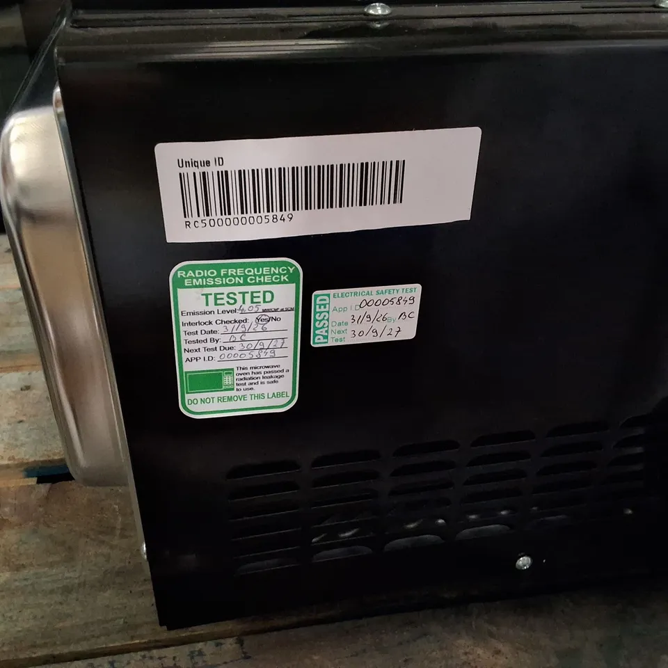 UNBOXED HOTPOINT MICROWAVE OVEN – STAINLESS STEEL