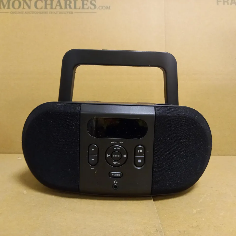 CD BOOMBOX-FM RADIO