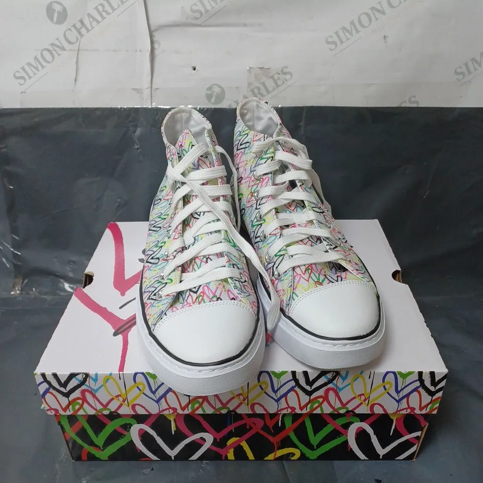 SKECHERS LADIES LACE UP PUMPS WHITE MULTI SIZE 7
