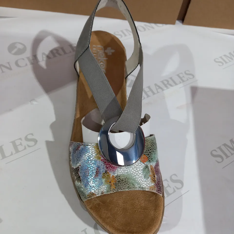 RIEKER GREY SANDALS SIZE 4
