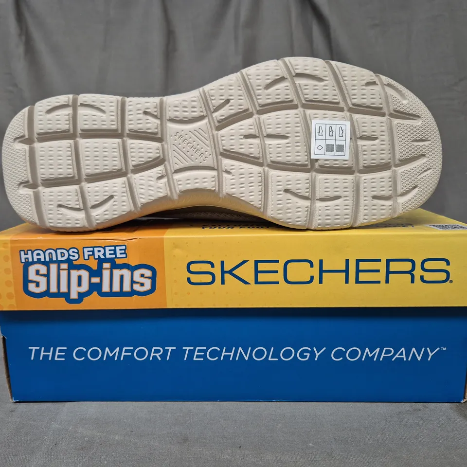 BOXED PAIR OF SKECHERS SUMMITS HIGH-RANGE SHOES IN TAUPE UK SIZE 9