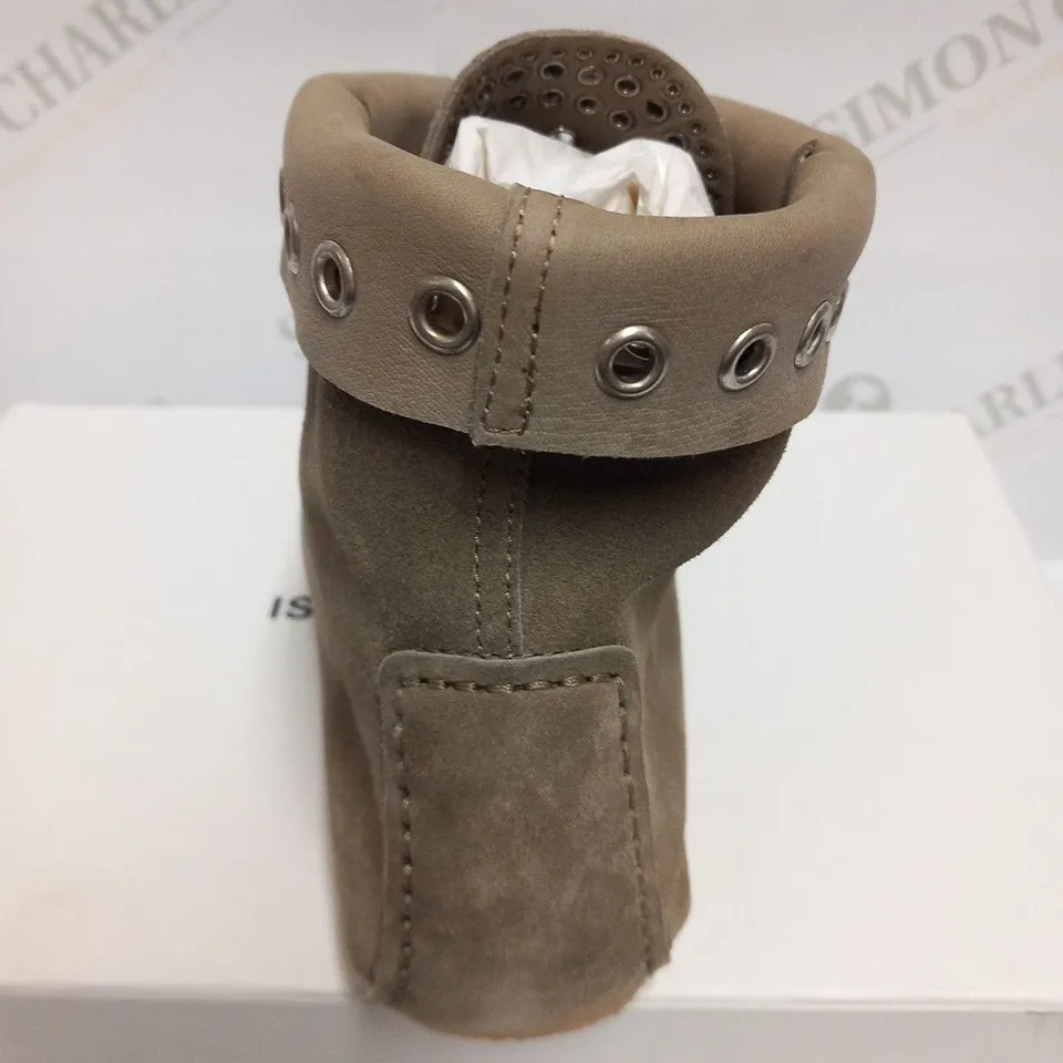 BOXED PAIR OF ISABEL MARANT MORLEY STUDDED SHOES TAUPE SIZE 40