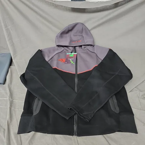SYNAH ZIP UP HOODED JACKET IN GREY/BLACK SIZE M