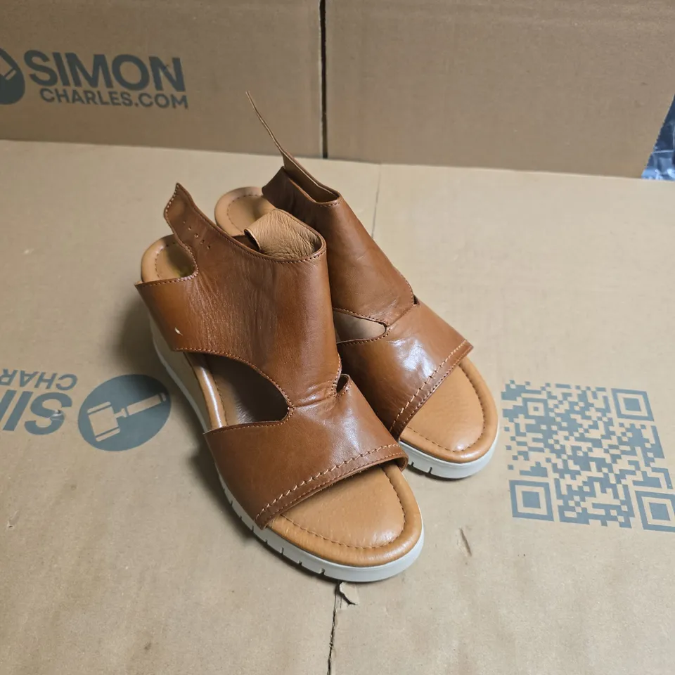 MODA IN PELLE PEYTEN TAN LEATHER SANDALS – HIGH FRONT WEDGE, EU 40 (UK 7.5)