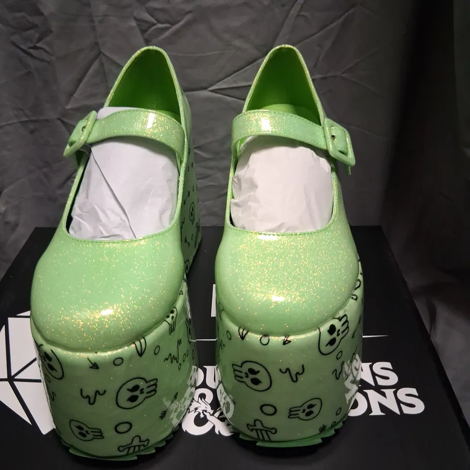 BRAND NEW BOX KOI X DUNGEONS AND DRAGONS GLABAGOOL GELATINOUS CUBE WEDGE MARY JANES GREEN SIZE 5