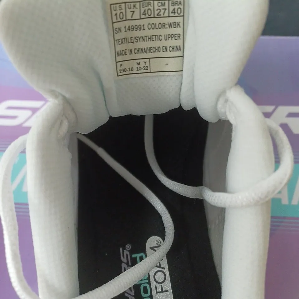 BOXED SKECHERS SKECH-LITE PRO - PERFECT TIME WITH MEMORY FOAM - WHITE - SIZE 7 UK