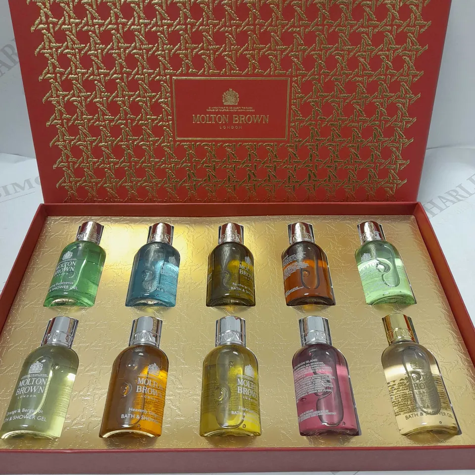 MOLTON BROWN BATH & SHOWER GEL STOCKING FILLER COLLECTION