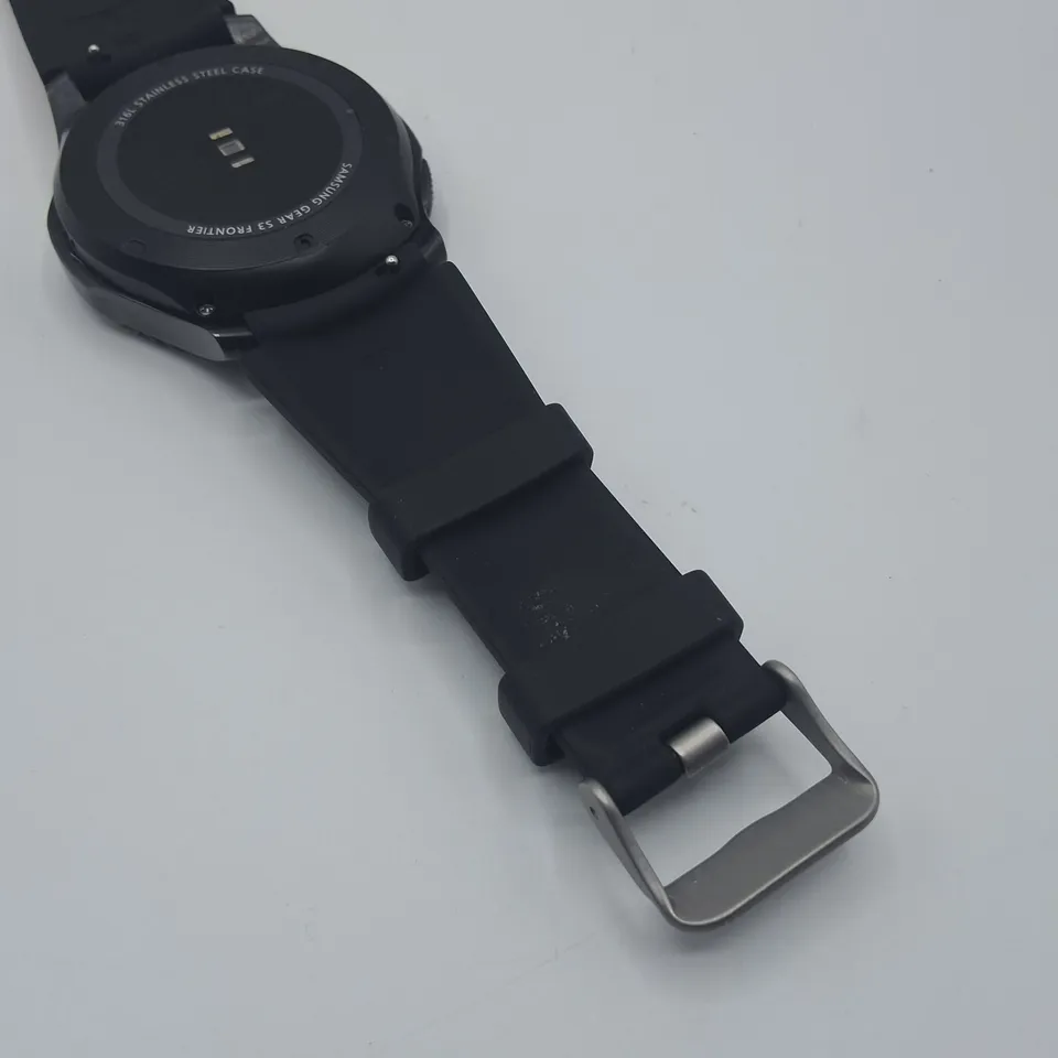 UNBOXED SAMSUNG GEAR S3 FRONTIER SMART WATCH WITH BLACK RUBBER STRAP