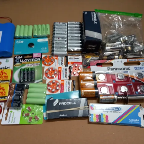 LARGE QUANTITY OF ASSORTED BATTERIES TO INCLUDE PANASONIC, PROCELL AND RAYOVAC