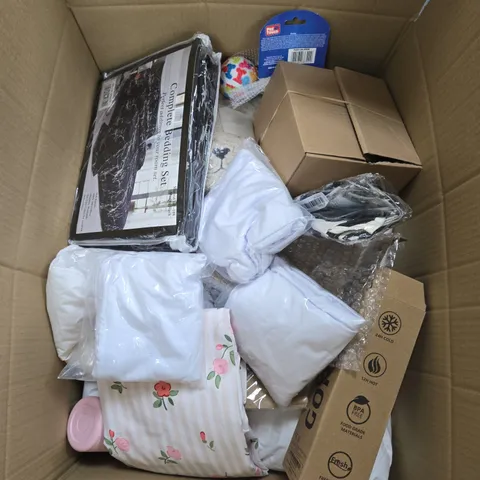 LARGE BOX OF APPROXIMATELY 25 ASSORTED CLOTHING ITEMS IN VARIOUS COLOURS, STYLES AND SIZES - COLLECTION ONLY