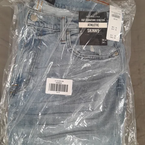 ABERCROMBIE & FITCH SIGNATURE STRETCH ATHLETIC SKINNY JEANS IN BLUE SIZE 36/34