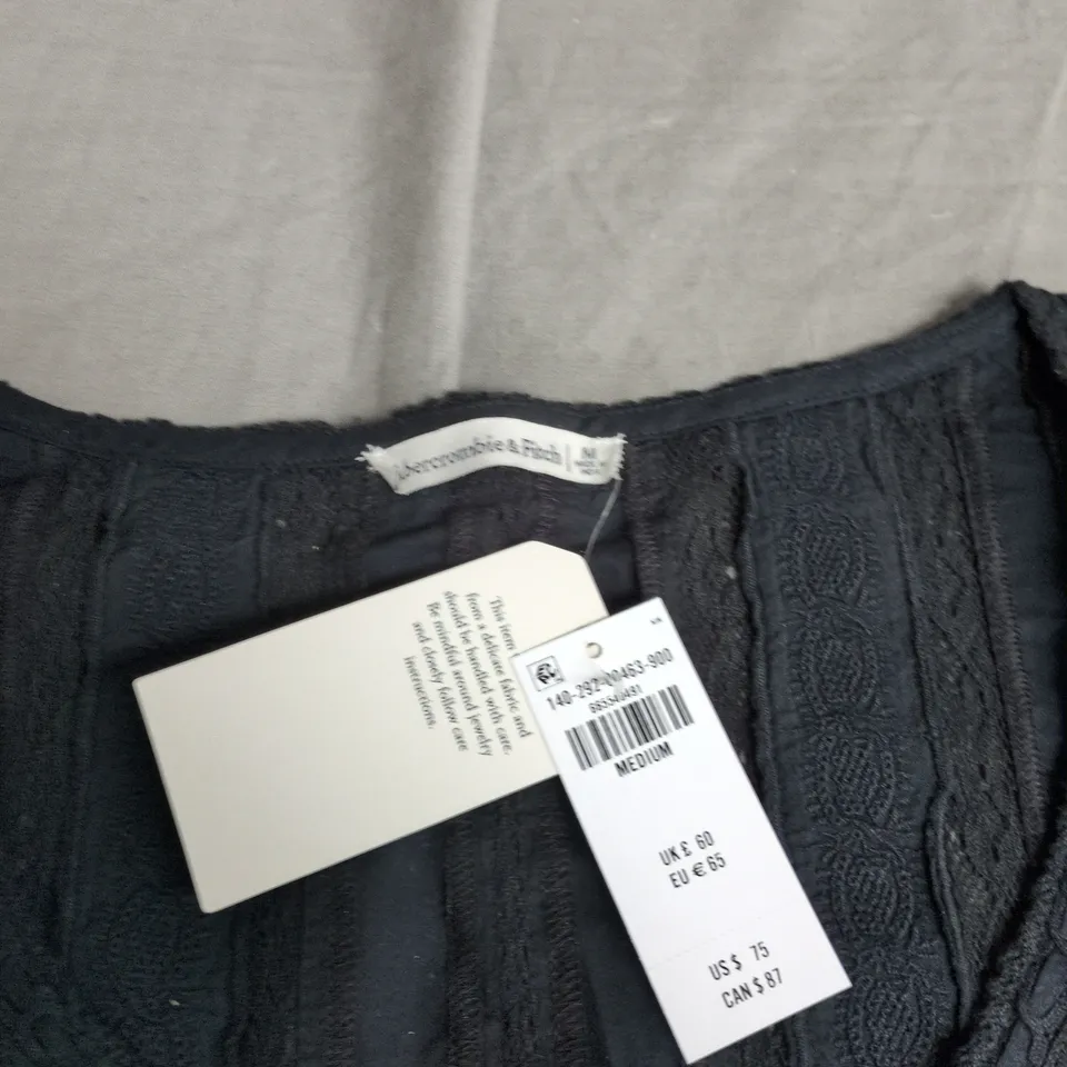 ABERCROMBIE & FITCH BLACK LACE TRIM TOP – UK 6 (MEDIUM)