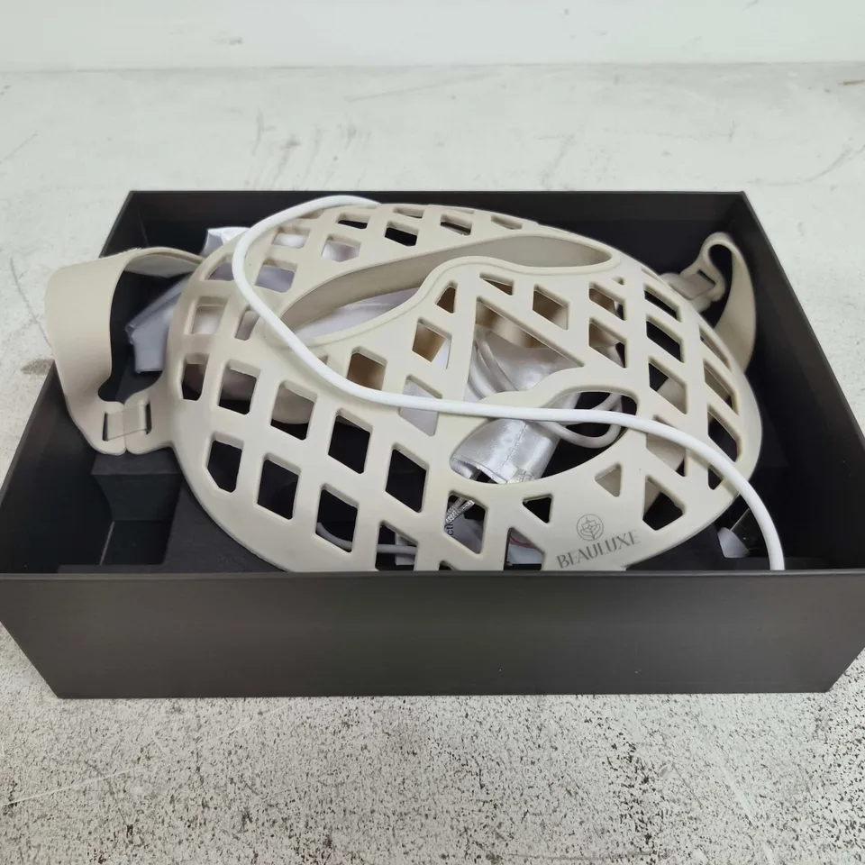 BOXED BEAULUXE LED LIGHT THERAPY MASK