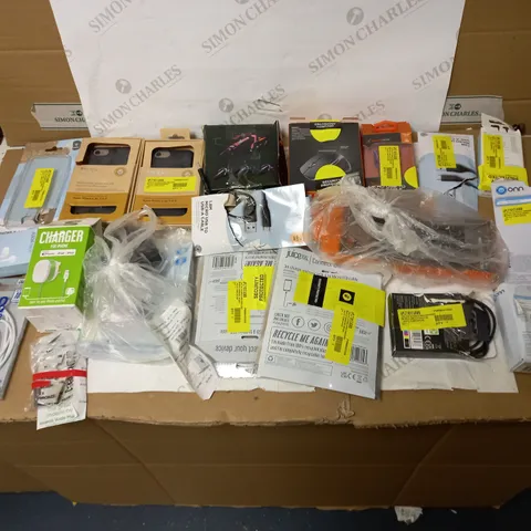 LOT OF APPROX 20 ASSORTED TECH ITEMS TO INCLUDE PHONE CASES, CHARGING CABLES, EARPHONES ETC