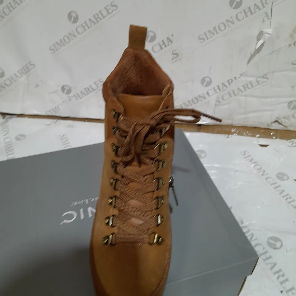 BOXED VIONIC SPENCER BOOT TOFFEE SIZE 6.5