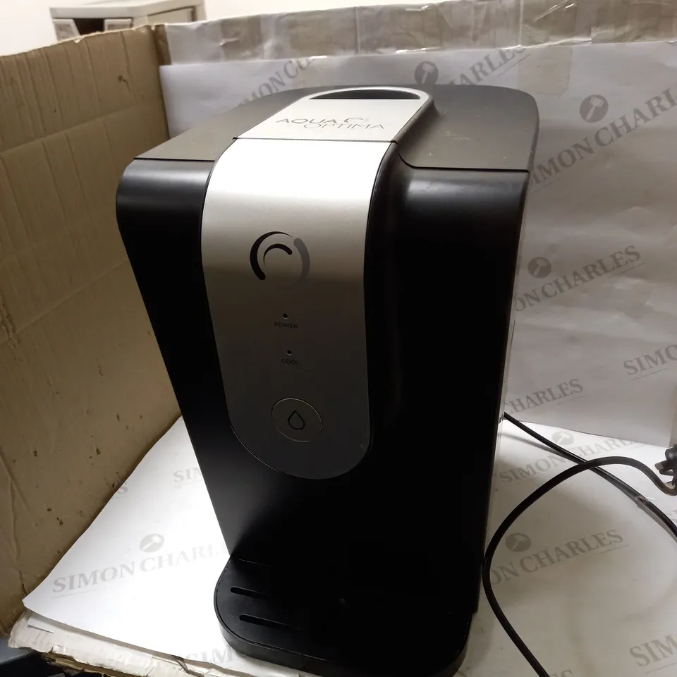 AQUA OPTIMA LUMI CHILLER