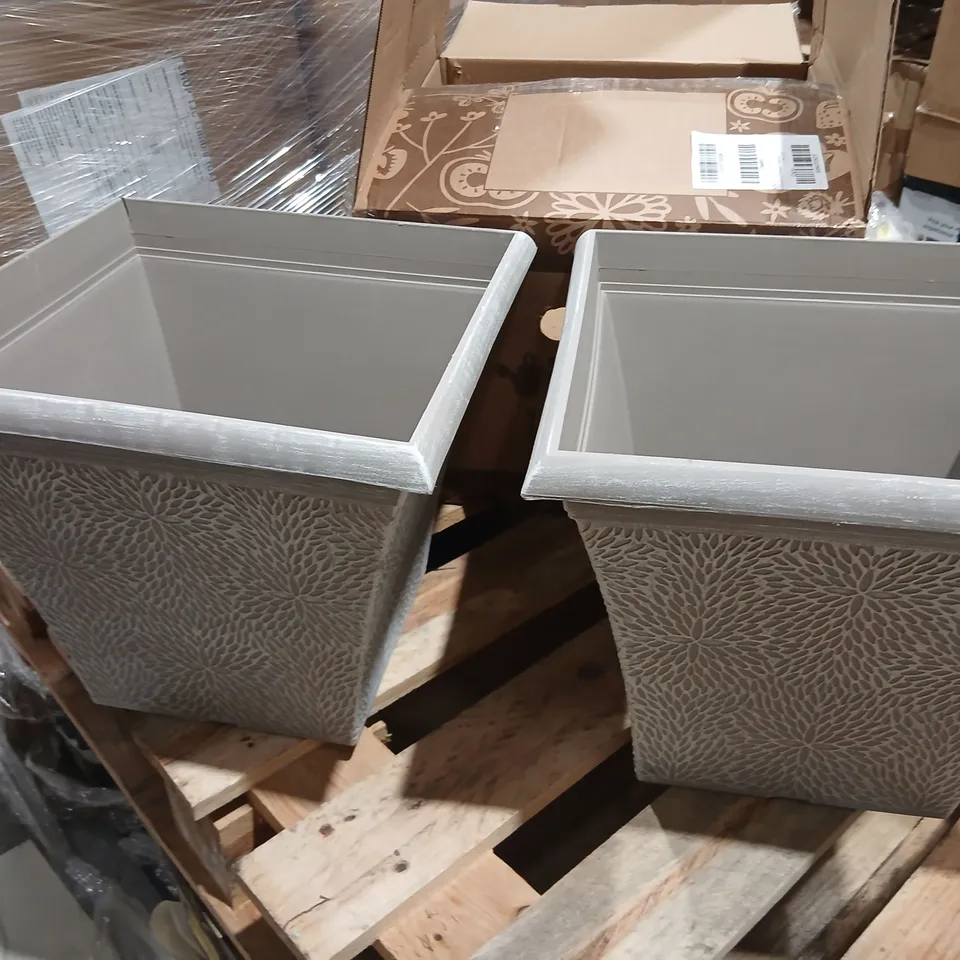 PAIR OF SQUARE APRIL PLANTERS