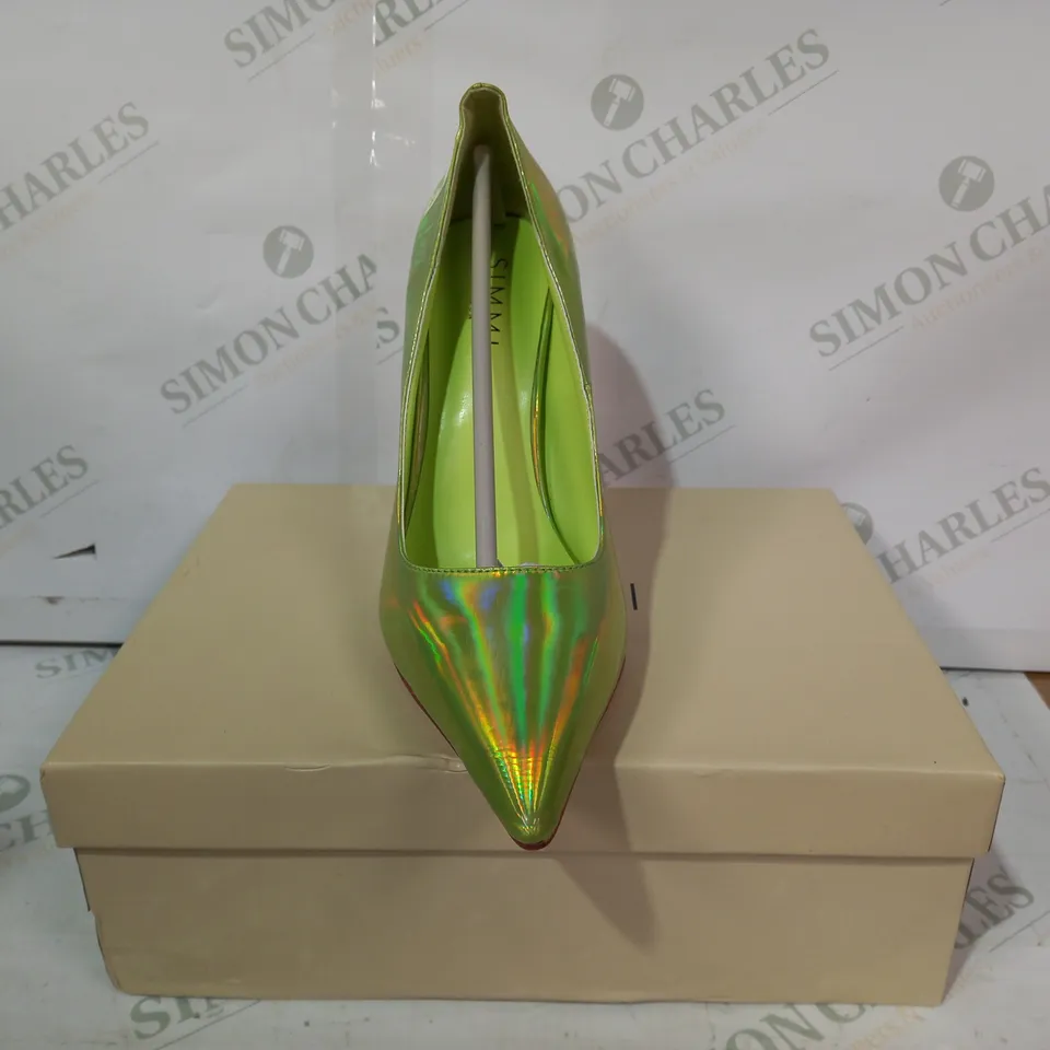 BOXED PAIR OF SIMMI LONDON AGATHIA POINTED TOE HIGH HEELS IN LIME HOLOGRAPHIC EU SIZE 40