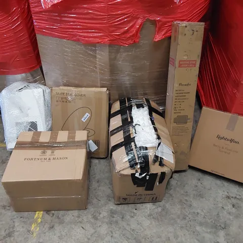 PALLET OF ASSORTED ITEMS INCLUDING: DECORATIVE LIGHTS, PET MAT, CHAIR MAT, DEHUMIDIFIER, ARTIFICIAL PLANTS, TOILET SEAT COVER