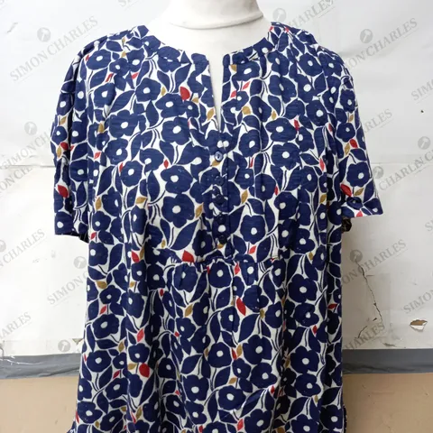 APPROXIMATELY 20 SEASALT CASANDRA TOP CHALKED BLOOMS YACHT SIZE 26-28 