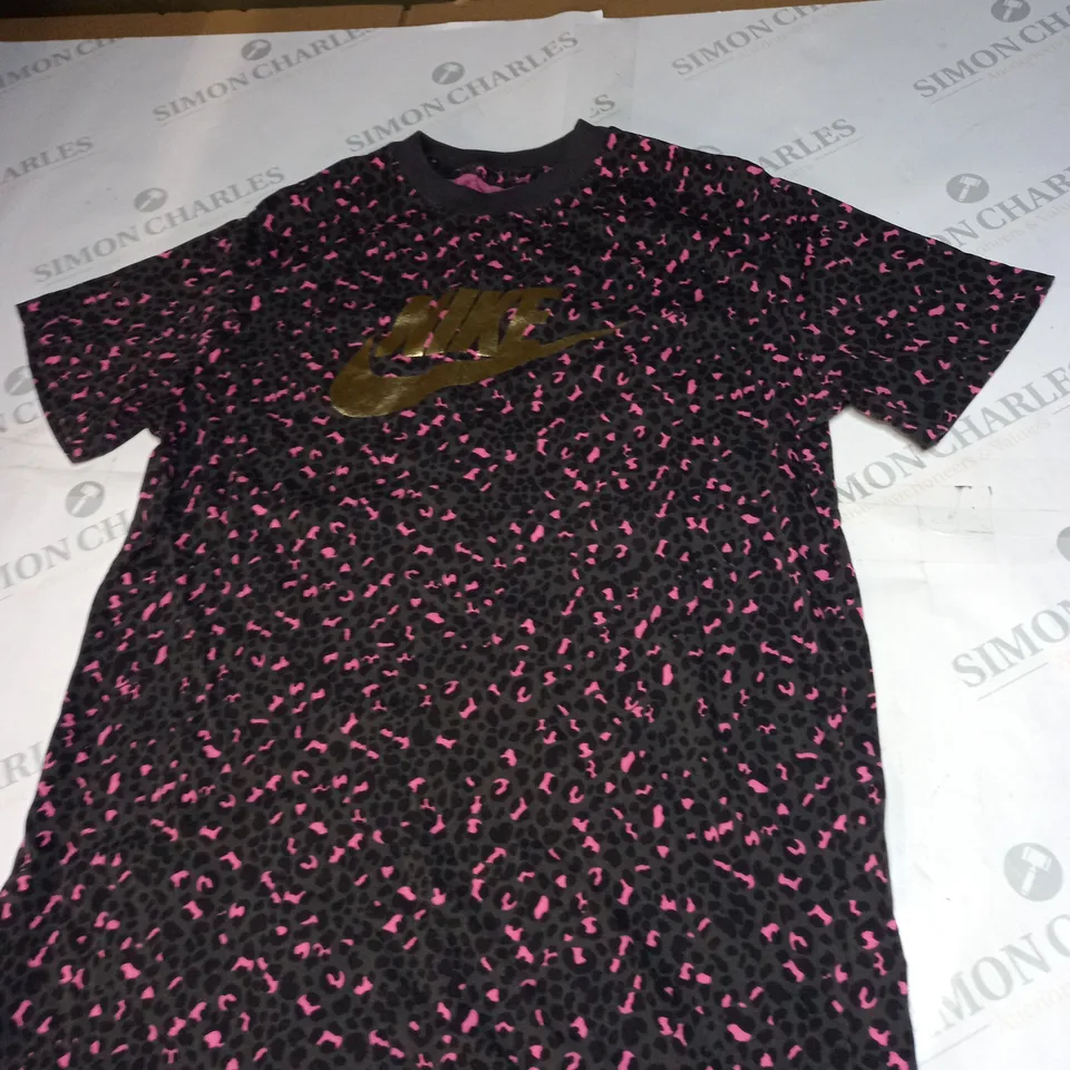 NIKE LOGO PRINT T-SHIRT SIZE L