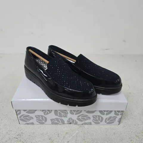 SHOE TREE COMFORT BARBARA NAVY PATENT SLIP-ON LOAFERS – UK 3