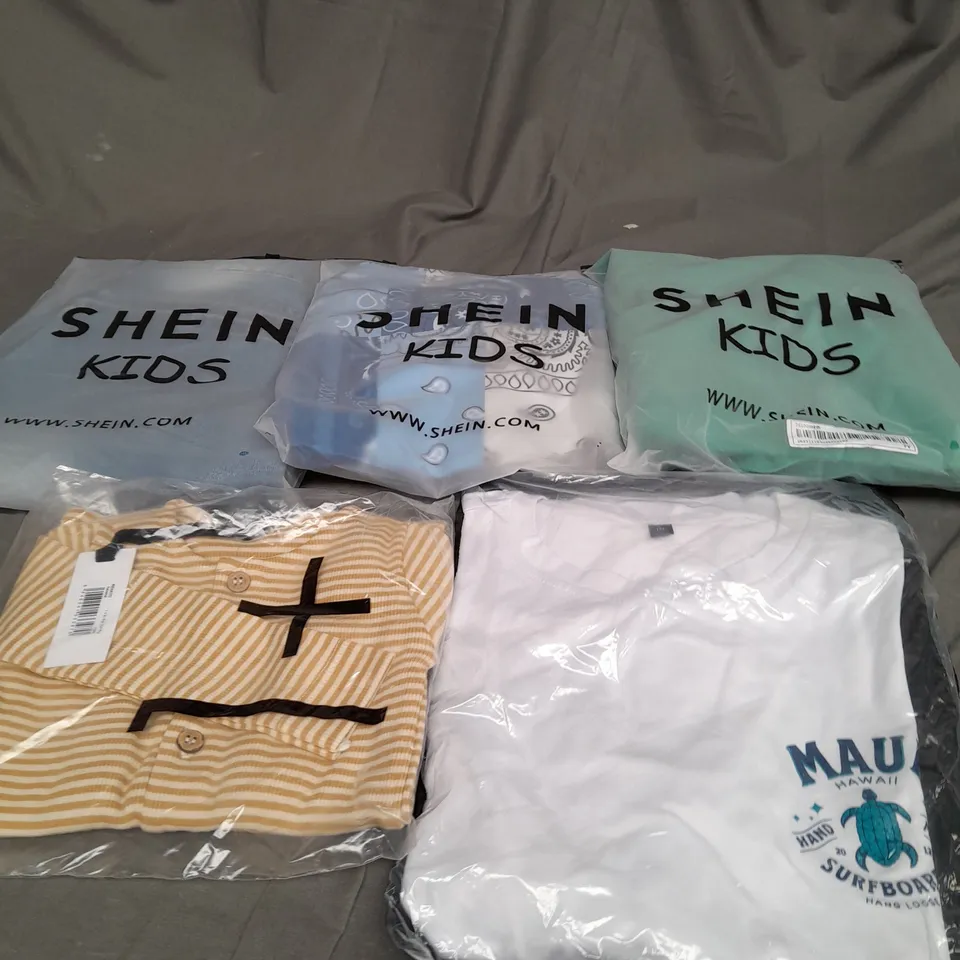 BOX OF APPROXIMATELY 35 ASSORTED KIDS CLOTHING ITEMS TO INCUDE - TROUSERS , SHIRT , SHORTS ETC