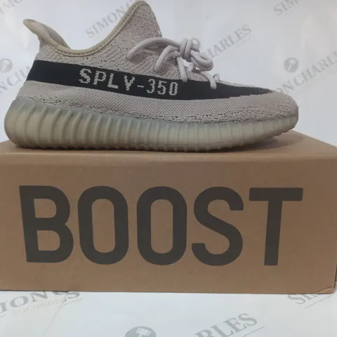 BOXED PAIR OF ADIDAS YEEZY BOOST 350 V2 SHOES IN SLATE/BLACK UK SIZE 9