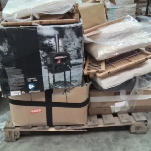 PALLET OF ASSORTED HOUSEHOLD GOODS AND PRODUCTS TO INCLUDE;GARDEN RATTAN FURNITURE SET,CUSHIONS