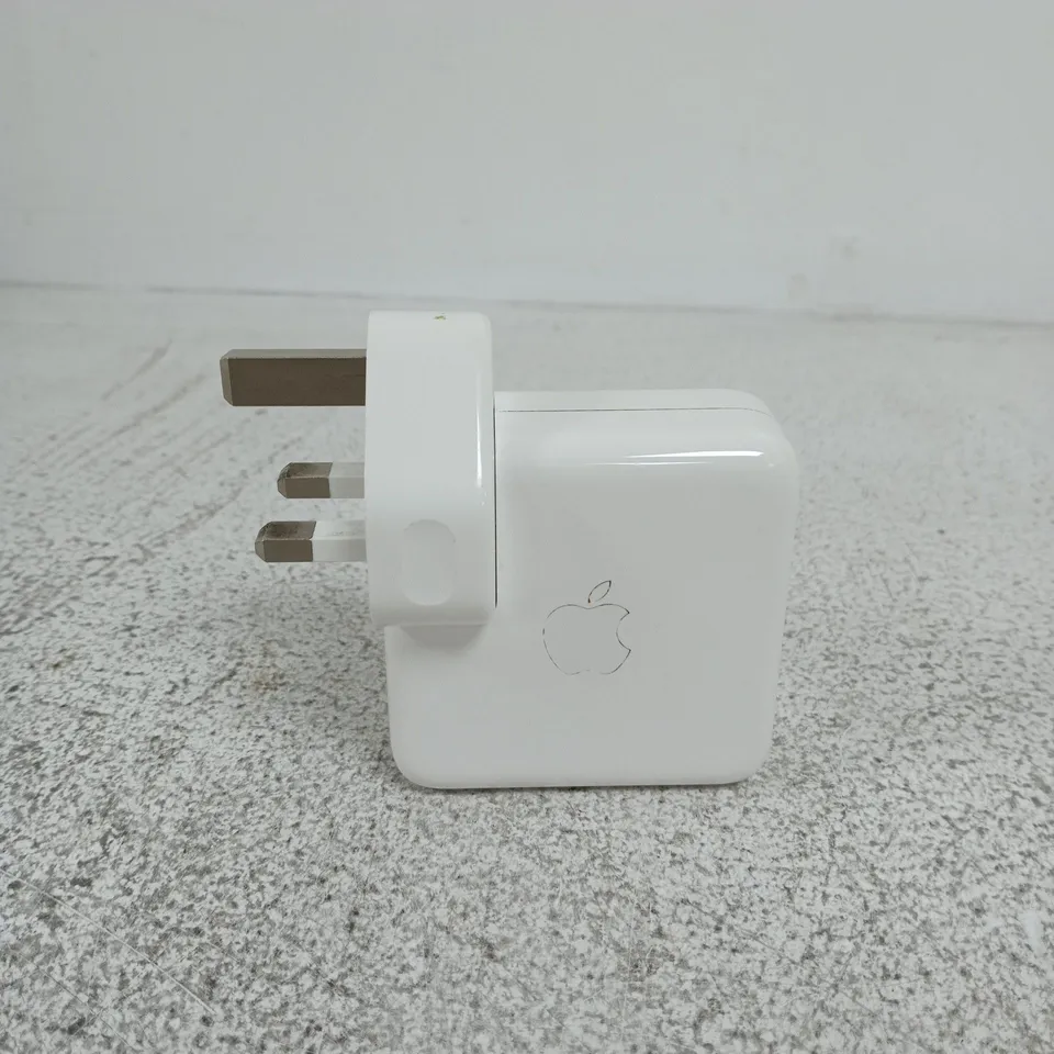 APPLE 70W USB-C POWER ADAPTER 
