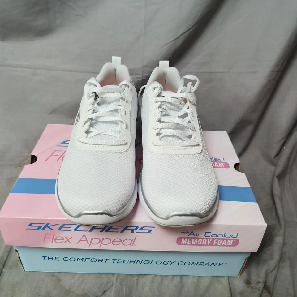 BOXED PAIR OF SKECHERS FLEX APPEAL WHITE SNEAKERS – WOMEN'S MEMORY FOAM - UK SIZE 7