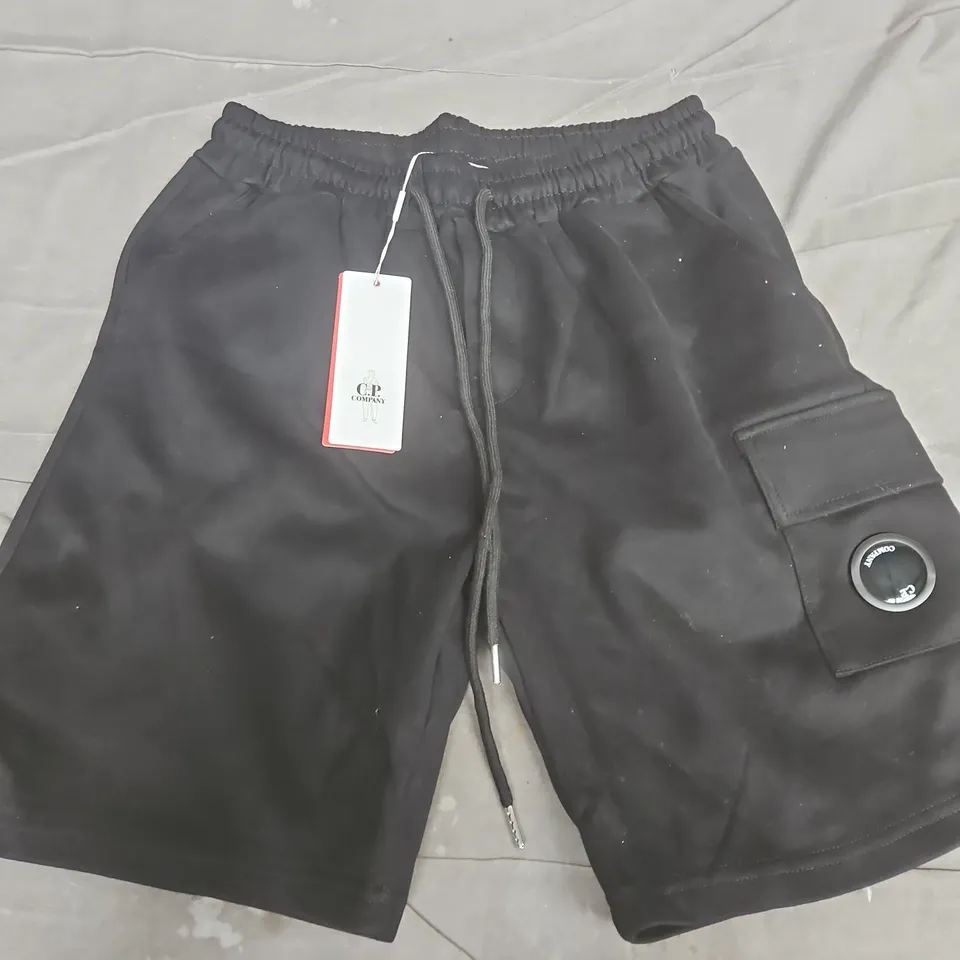 C.P. COMPANY SHORTS IN BLACK - MEDIUM