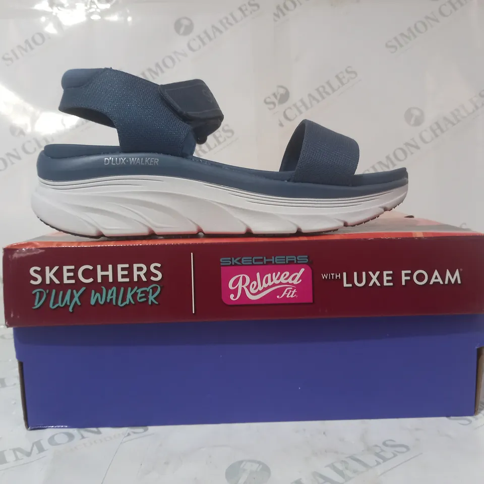 BOXED PAIR OF SKECHERS D'LUX WALKER SANDALS IN BLUE SIZE 6