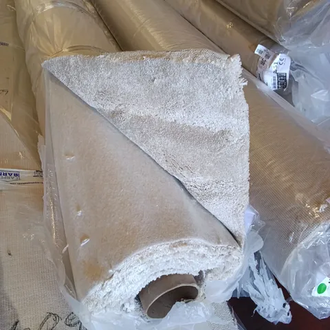 ROLL OF QUALITY TWINBACK KESARI CARPET // APPROX SIZE: 4.0 X 4.3m