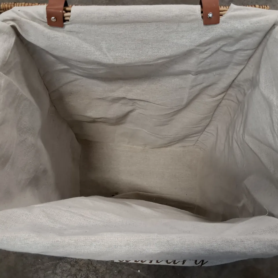 WICKER FABRIC LINED LAUNDRY HAMPER