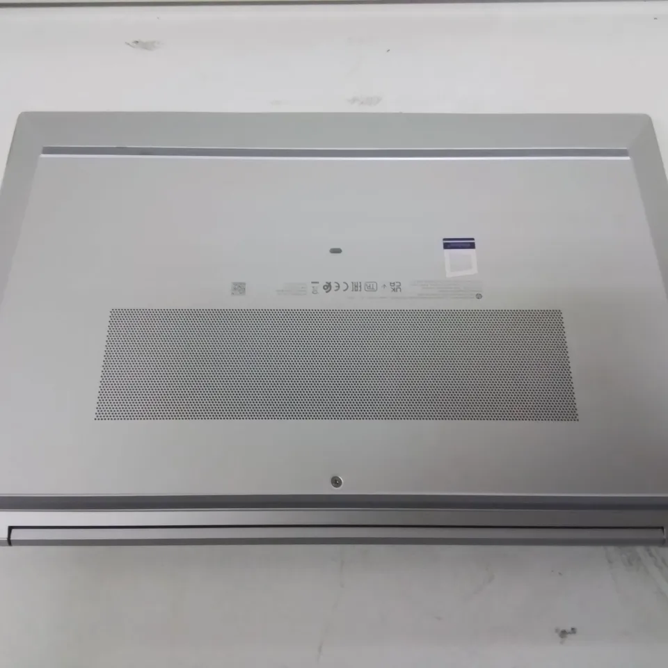 HP ELITEBOOK INTEL CORE I7 LAPTOP IN SILVER - AX201NGV