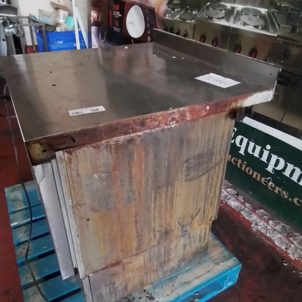 COMMERCIAL STAINLESS KITCHEN FOOD PREP COUNTER 